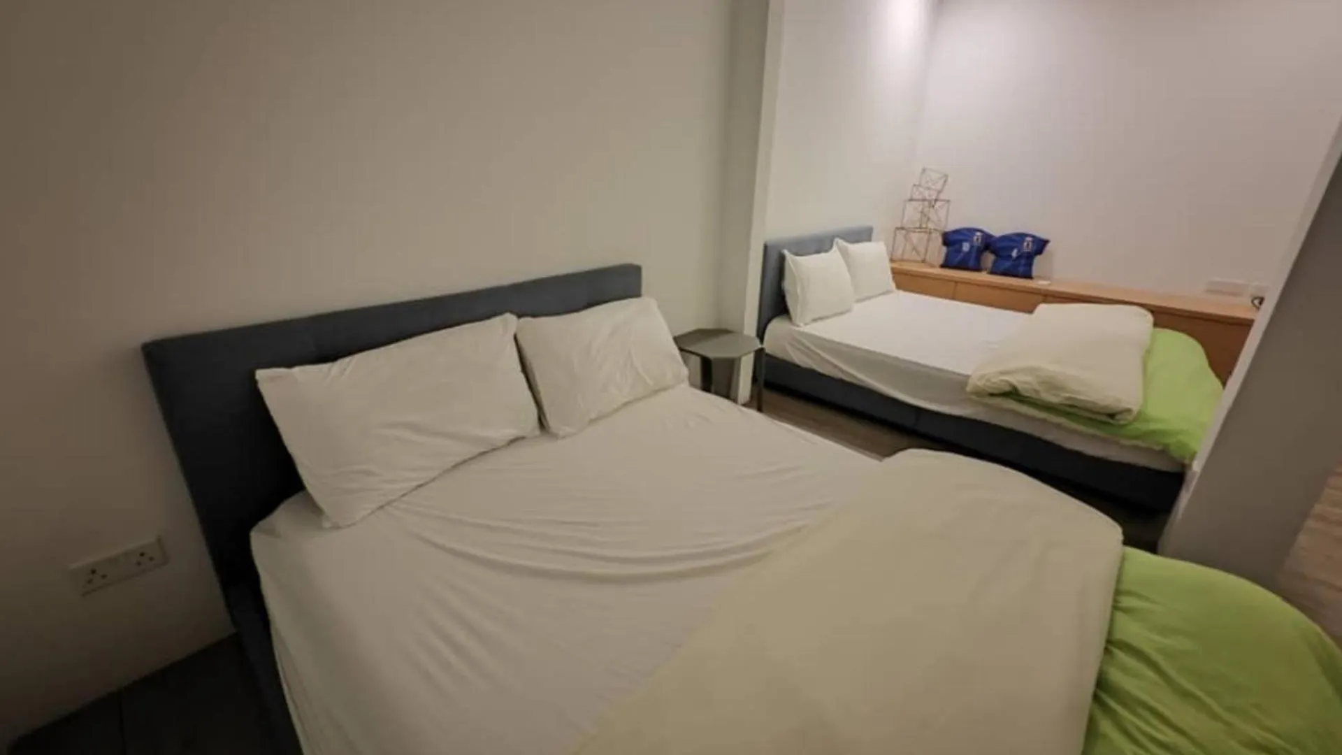 בית נופש טנג'ונג בונגא 40 Home4Stay Deluxe 3Storeyterrace Nearbybeach